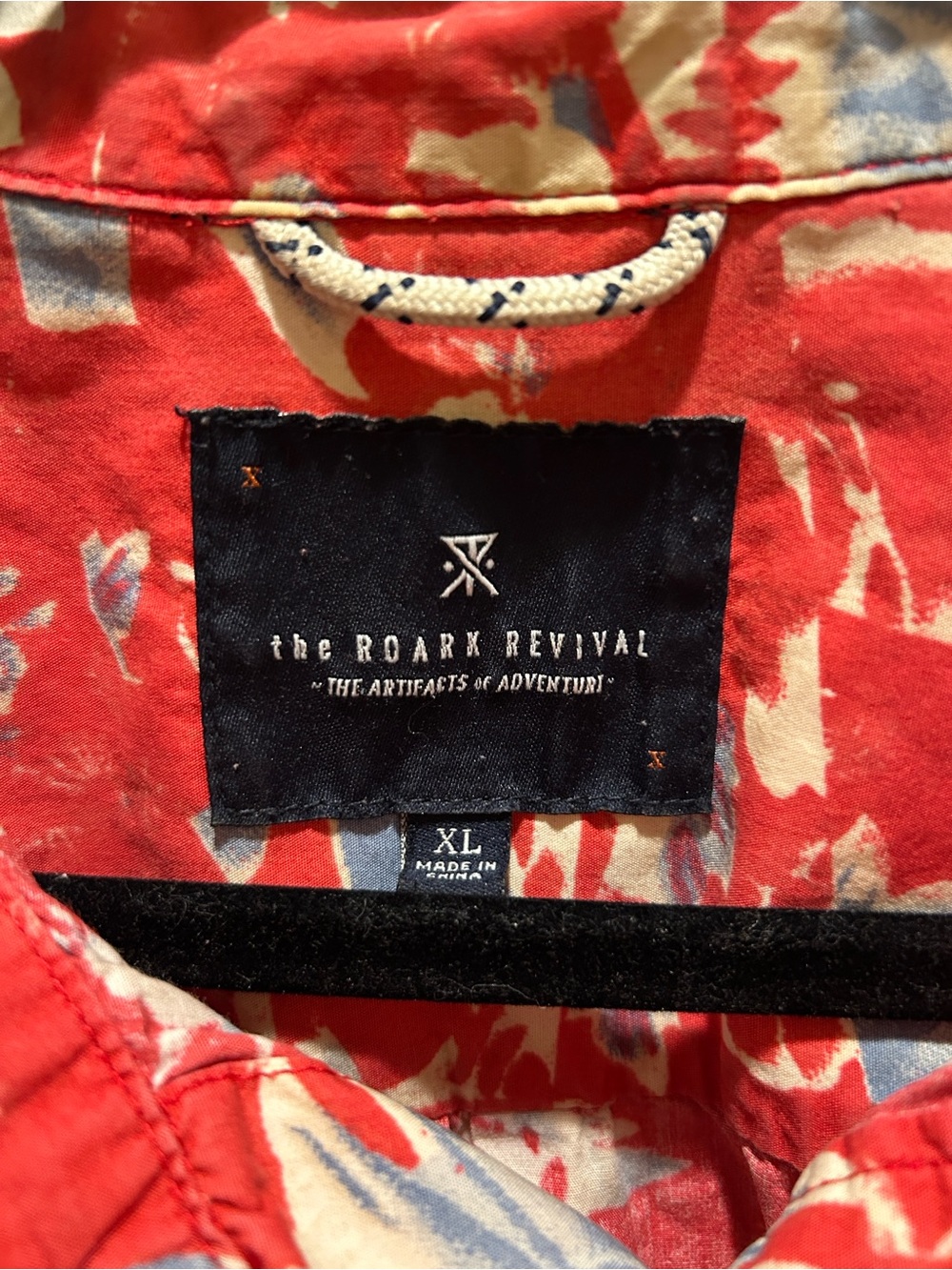 Roarke Revival Red Floral Short-Sleeve Button-Down Shirt - Picture 2 of 5